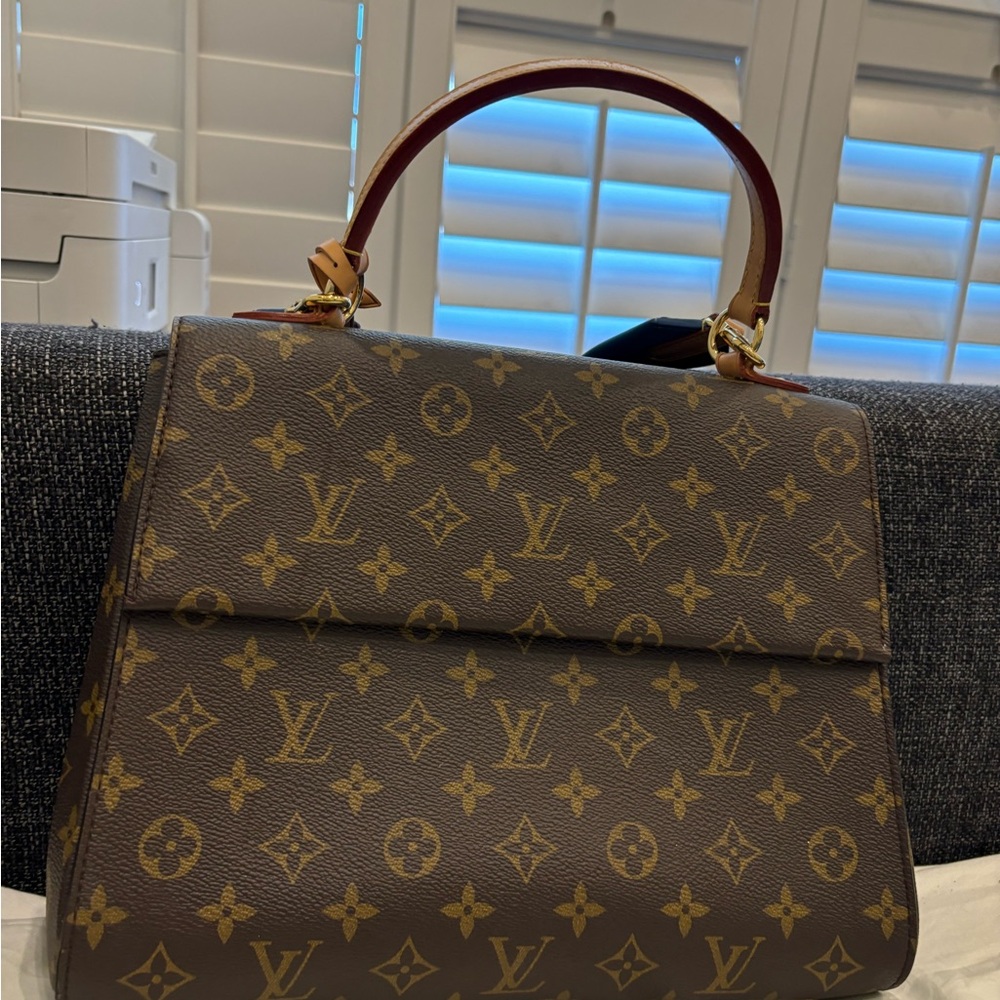 Louis Vuitton Cluny MM Monogram Bag w/Adjustable Blue Strap.